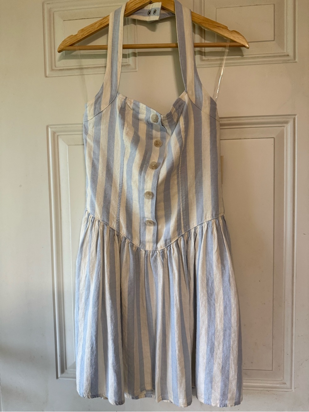 🎯50% OFF! Universal Thread Linen blend blue and white halter pleated mini dress